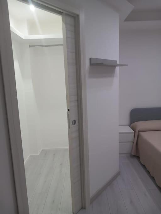 מונסרטו Chromotherapy Flat מראה חיצוני תמונה